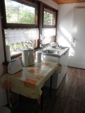 Fridge, highchair - Ruppelts Bungalow, Germany (Coswig (Anhalt))