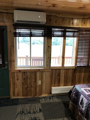 Deluxe Double or Twin Room, Mountain View - The Halfway House Motel (Elizabethtown)