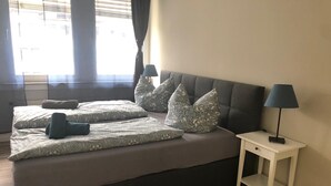 WiFi (free), bed sheets - 4-Raum Ferienwohnung Essen (Essen)