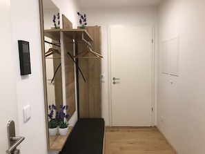 Interior - Cozy, Modern 1-bdrm apt w / garage near VIC-UNO City (Donaustadt)