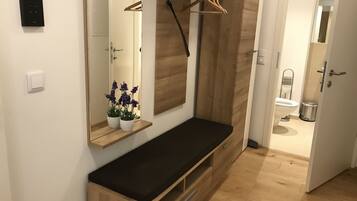 1 多间卧室、客房内保险箱、熨斗/熨衣板、免费 WiFi