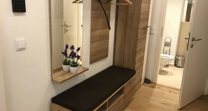 Cozy, Modern 1-bdrm Apt w/Garage near VIC-UNO City