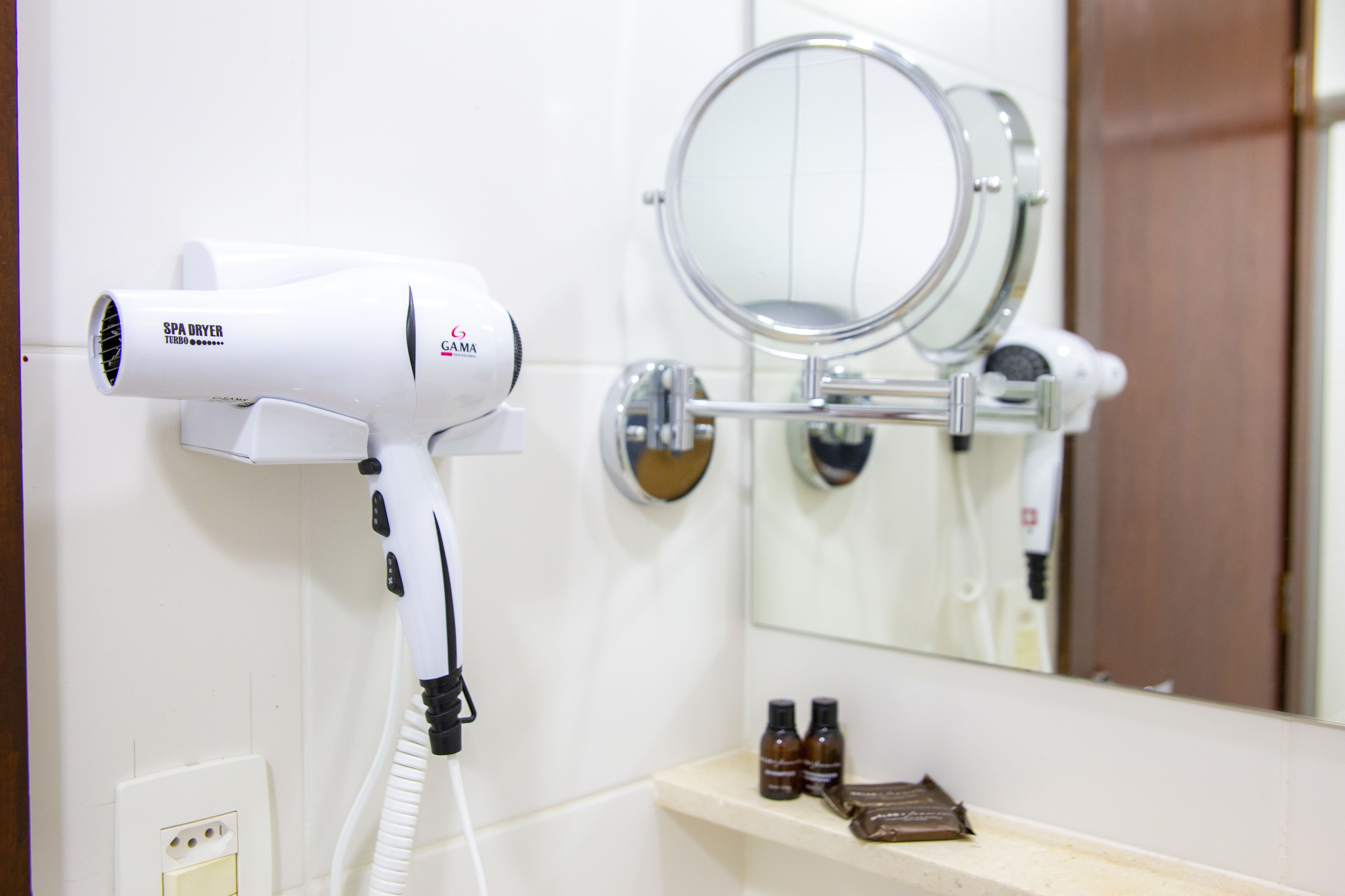 shower, free toiletries, hair dryer, bidet