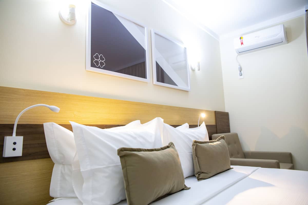 executive apartment, 1 queen bed with sofa bed | minibar, in-room safe, desk, laptop workspace