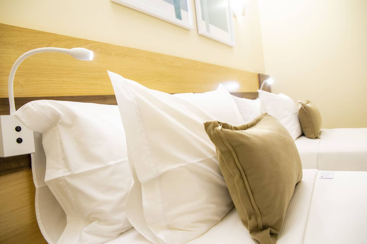 Apartamento clásico, 2 camas individuales | 1 dormitorio, minibar, caja fuerte y escritorio
