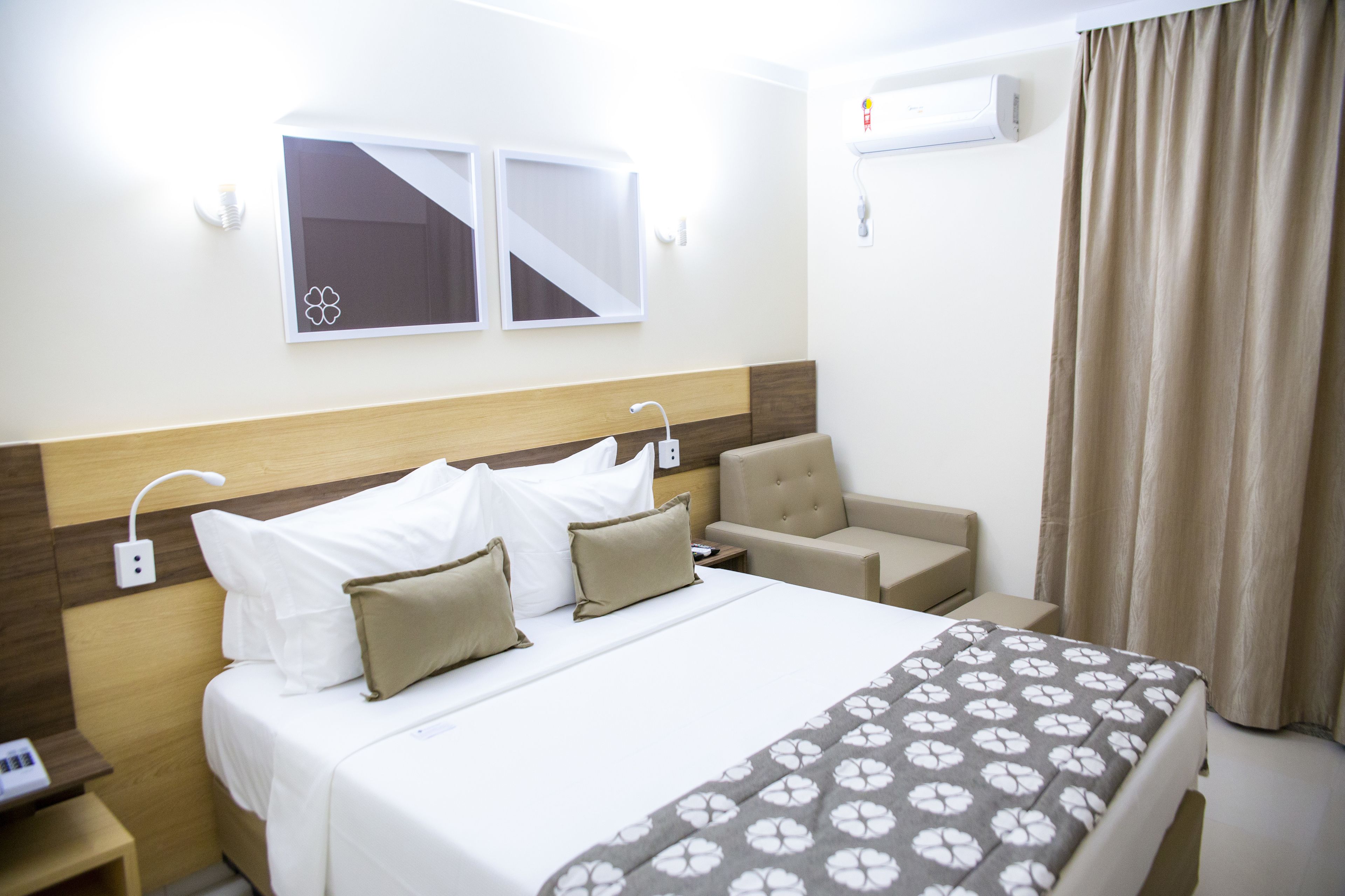 executive apartment, 1 queen bed with sofa bed | minibar, in-room safe, desk, laptop workspace