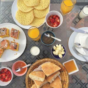 Free daily continental breakfast  - Riad Zawia (Essaouira)