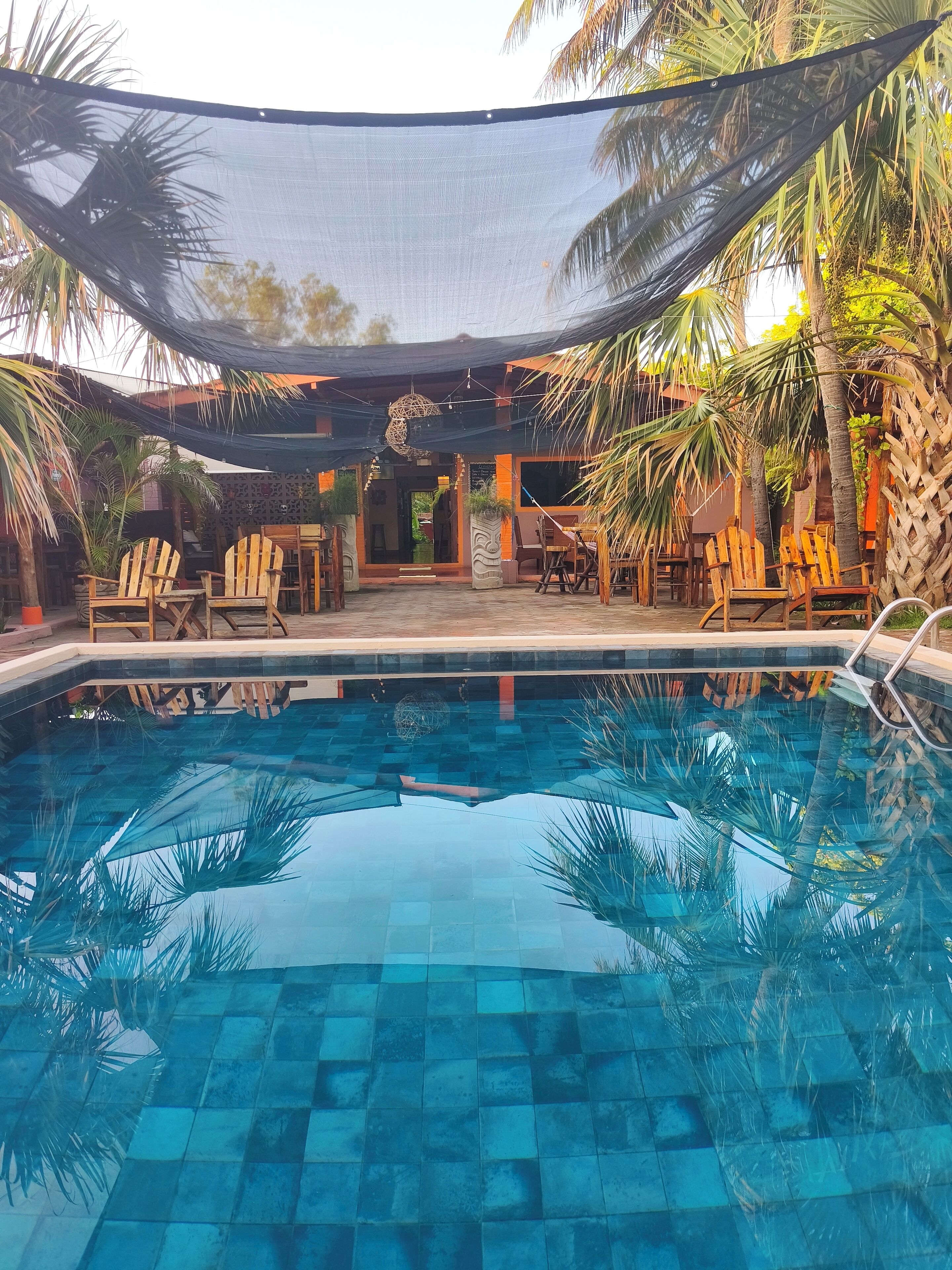 Außenpool, Liegestühle