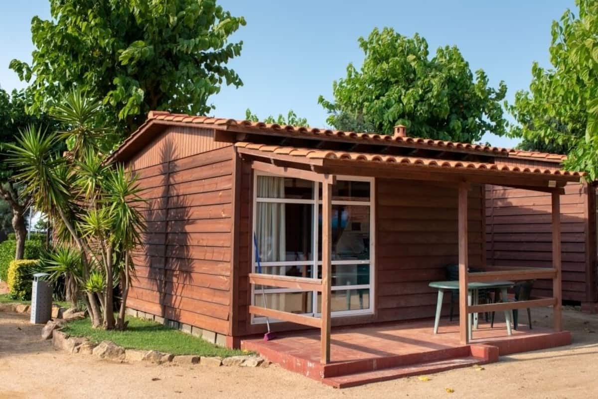 Bungalow Comfort | Blackout curtains, WiFi, bed sheets