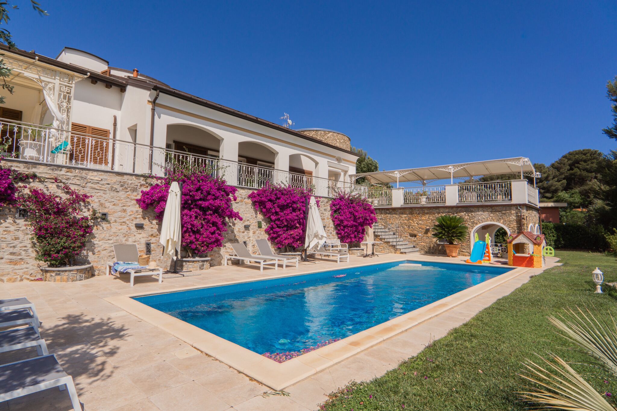 Piscine extérieure, piscine chauffée