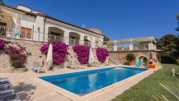 Piscine extérieure, piscine chauffée