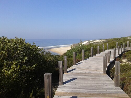 Praia das Paredesin talo - Nazaré
