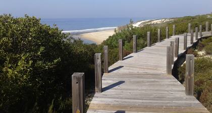 Praia das Paredesin talo - Nazaré