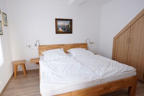 1 chambre, fer et planche à repasser, Wi-Fi gratuit, draps fournis