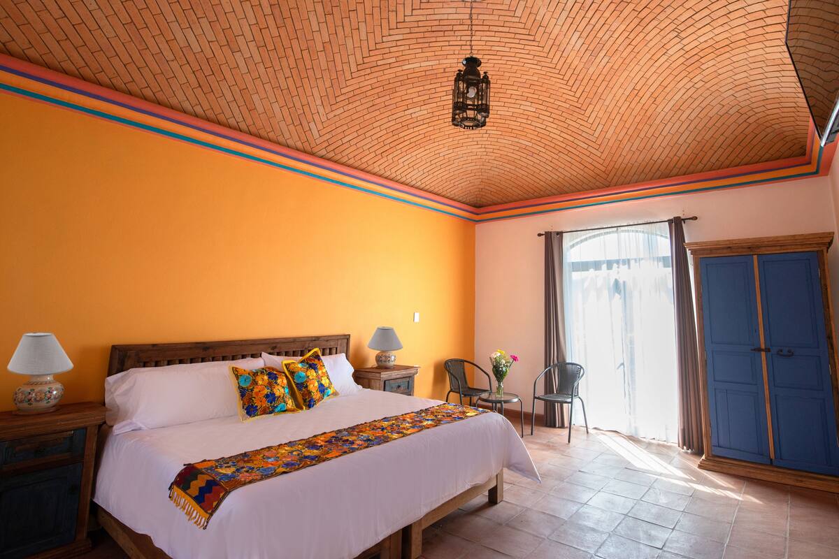 Romantic Room, 1 King Bed, Mountain View | Premium bedding, down duvets, desk, laptop workspace