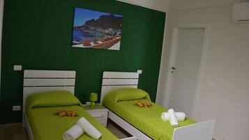 Deluxe tweepersoonskamer, uitzicht op de stad (Levanzò) | Lakens van Egyptisch katoen, luxe beddengoed