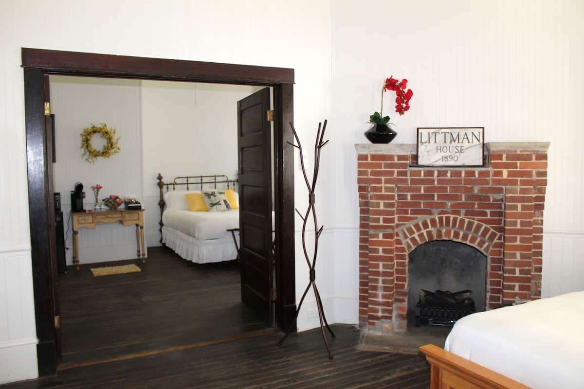 Deluxe Suite | Premium bedding, down duvets, individually decorated