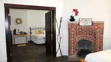 Suite Deluks | Seprai premium, selimut bulu angsa, dan didekorasi berbeda-beda