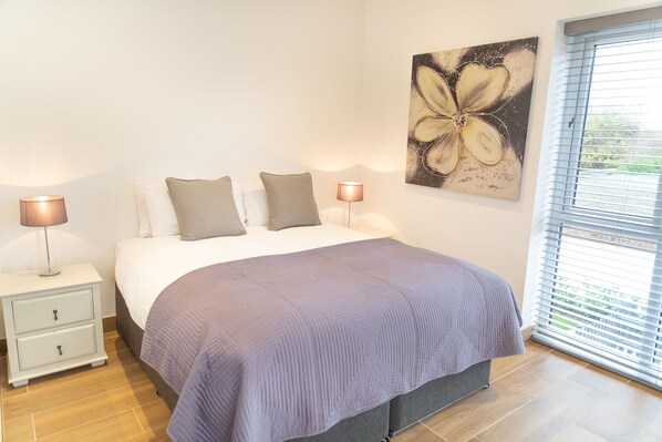 Executive Apartment | 1 bedroom, premium bedding, laptop workspace, iron/ironing board