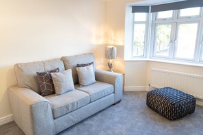 Business Apartment | Living room | Smart TV