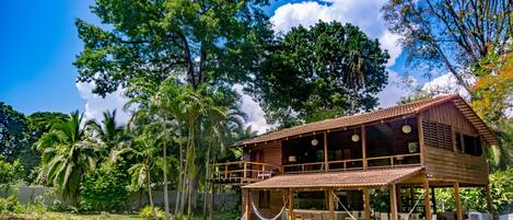 Fachada da propriedade