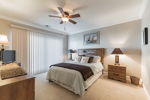 House | 3 bedrooms, iron/ironing board, free WiFi