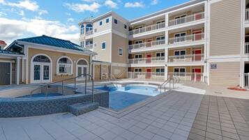 Nhà | Hồ bơi | Hồ bơi ngoài trời, hồ bơi nước nóng