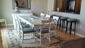 House | In-room dining