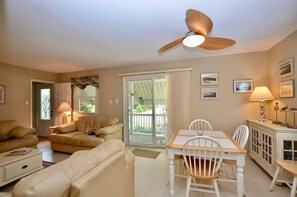 Maison | Restauration dans la chambre