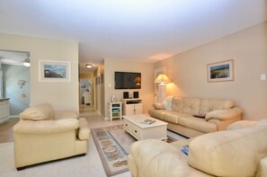 Maison | Coin séjour | Télévision à écran plat, chaîne hi-fi