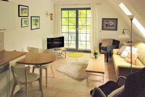 Tv, dvd-spelare och en stereo