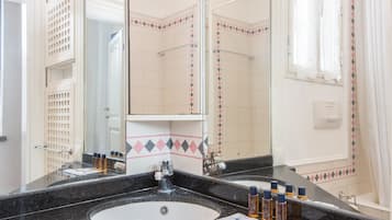 Apartment, 2 Schlafzimmer | Badezimmer | Haartrockner, Bidet