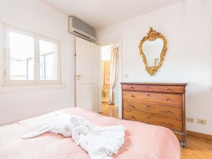 Apartment, 2 Bedrooms | 2 bedrooms, iron/ironing board