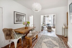 Superior House, Private Bathroom, City View (Wilsons Townhouse ) | Restaurant - Wilsons Townhouse (Bath)