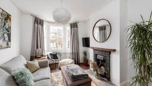 Unclassified image, 5 of 14, button - Wilsons Townhouse (Bath)