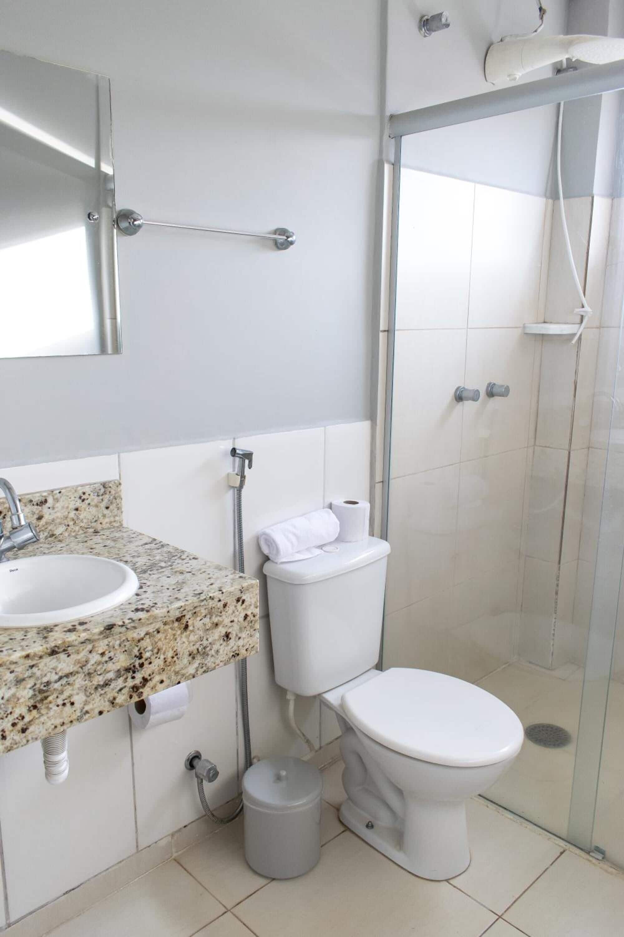 shower, free toiletries, towels