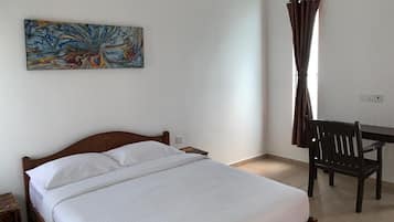 1 bedroom, in-room safe, desk, soundproofing