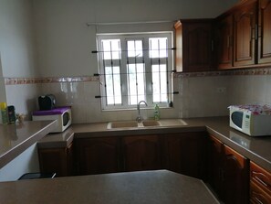 Fridge, microwave