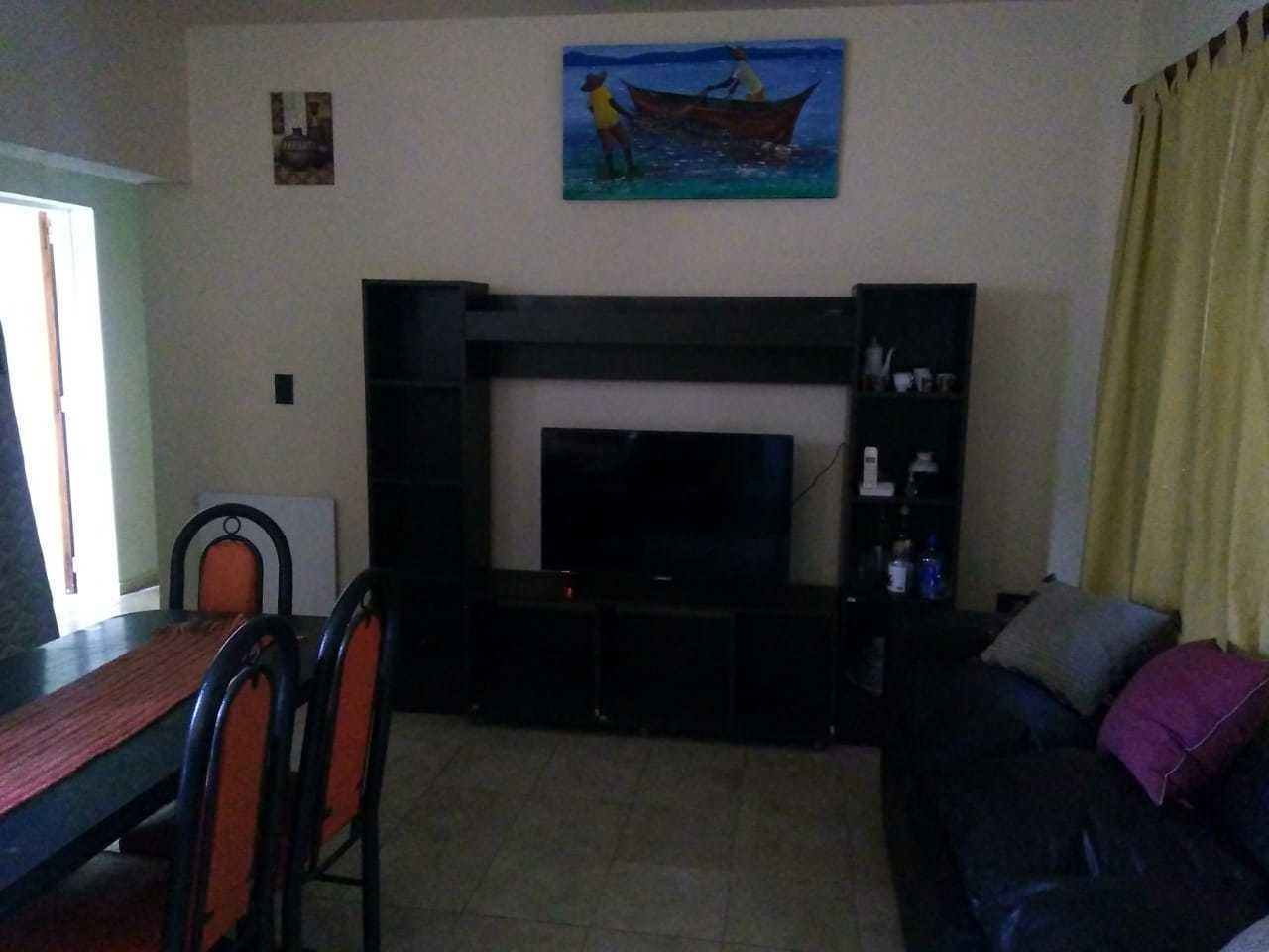 Vila | Ruang keluarga | TV LED