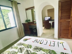 Δίκλινο Δωμάτιο (Double), 1 Υπνοδωμάτιο, Μη Καπνιστών, Θέα στον Κήπο | Χρηματοκιβώτιο στο δωμάτιο, γραφείο, σίδερο/σιδερώστρα, δωρεάν Wi-Fi