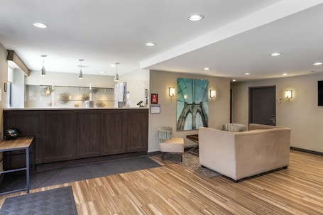 Reception. Best Western Brooklyn-Coney Island Inn