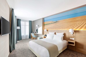 Phòng Tiêu chuẩn, 1 giường cỡ queen, không hút thuốc (Shower Only) | Két bảo mật tại phòng, bàn, phòng cách âm, bàn ủi/dụng cụ ủi quần áo 