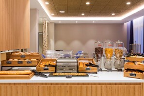 Tägliches Frühstücksbuffet gegen Gebühr