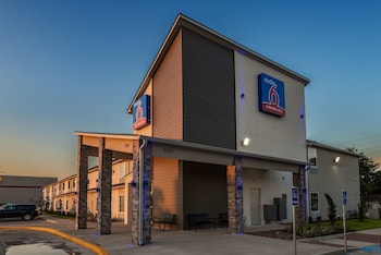 Studio 6 Lake Charles, LA