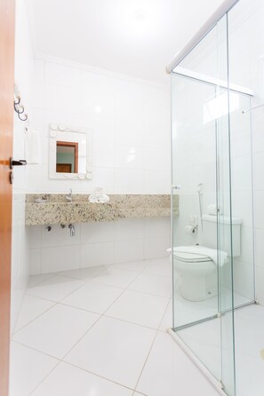 Camera tripla | Bagno | Doccia, asciugamani