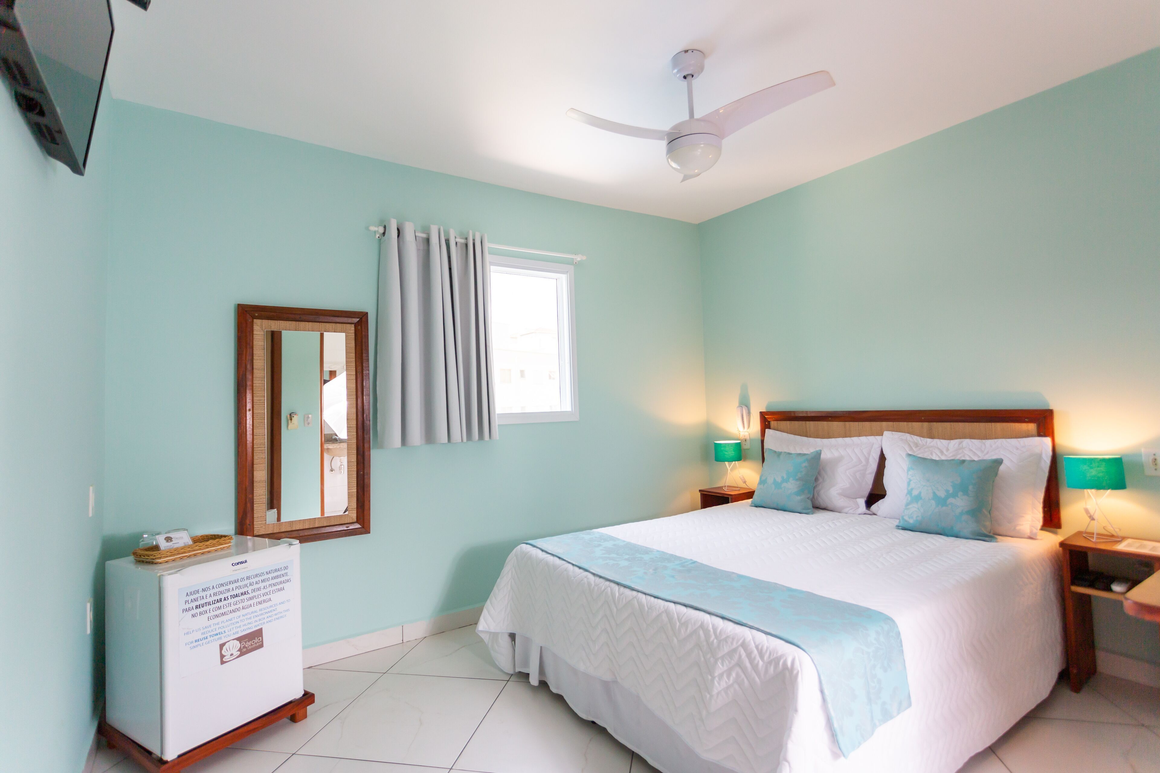 Minibar, blackout drapes, free WiFi, bed sheets