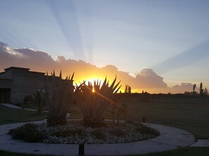 Habitación con 1 cama doble o 2 individuales, vistas a la montaña | Vistas desde la habitación