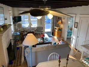 House | Living area | TV, fireplace, DVD player - Cm15 Gurney St (Cape May)