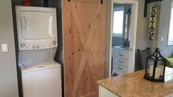 Nhà | Bếp riêng | Tủ lạnh, lò vi sóng, máy rửa bát, dụng cụ pha cà phê/trà