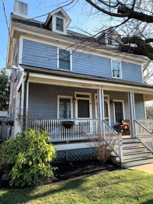 Front of property - Cm506 Broad St (Cape May)